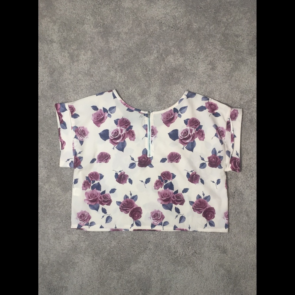 SML • Floral Crop Top - Picture 3 of 3